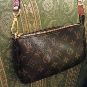 Authentic pochette